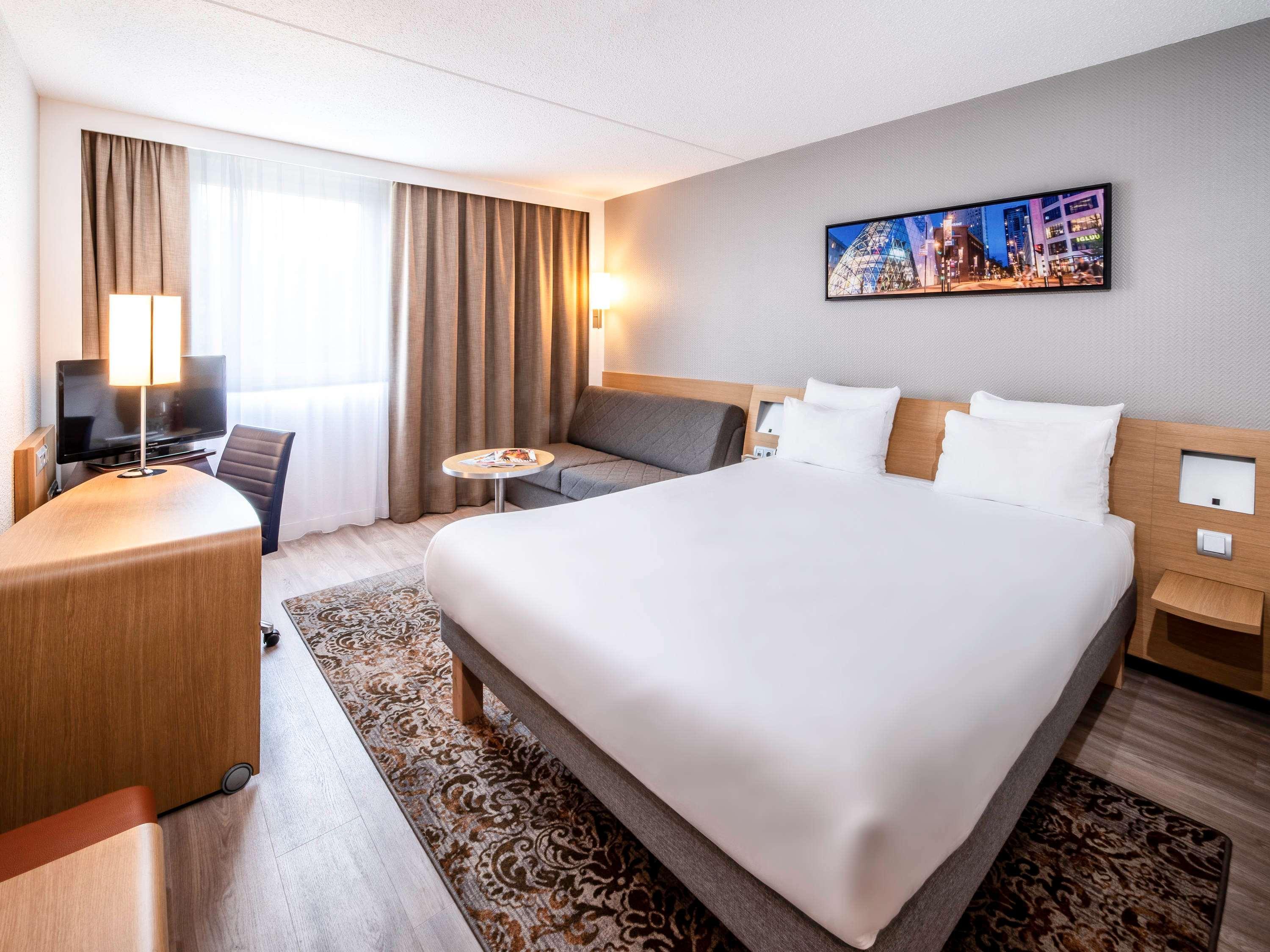 โนโวเทล ไอนด์โฮเฟน Hotel ไอนด์โฮเวน ภายนอก รูปภาพ
