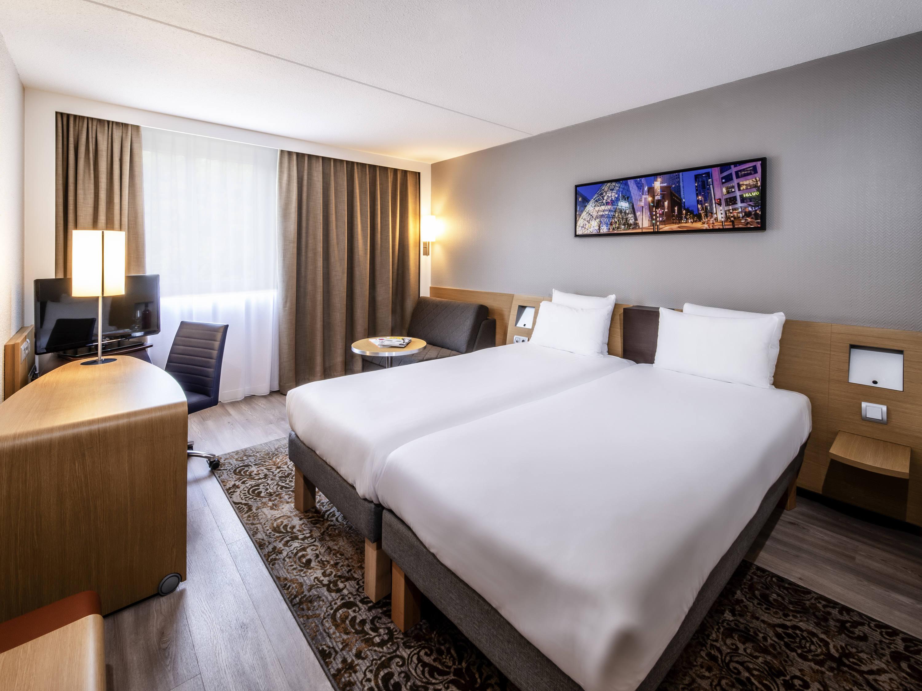 โนโวเทล ไอนด์โฮเฟน Hotel ไอนด์โฮเวน ภายนอก รูปภาพ